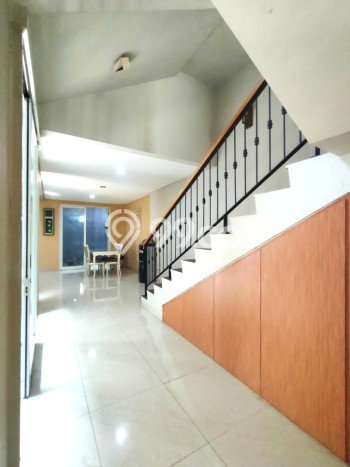 Rumah Idaman Modern! Rumah 2 Lantai di Pondok Indah, Jakarta Selatan, LT 120m² Bangunan 240m² Rumah Idaman Modern! Rumah 2 Lantai di Pondok Indah, Jakarta Selatan, LT 120m² Bangunan 240m²