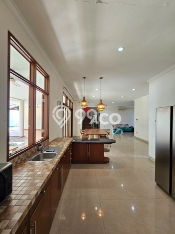 Disewakan! Rumah 4 Kamar Tidur &
4 Kamar Mandi di Cipete, Jakarta Selatan Disewakan! Rumah 4 Kamar Tidur &
4 Kamar Mandi di Cipete, Jakarta Selatan