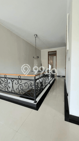Rumah Mewah LB 350m2 Siap Huni Desain Elegan di canggu, Badung Rumah Mewah LB 350m2 Siap Huni Desain Elegan di canggu, Badung