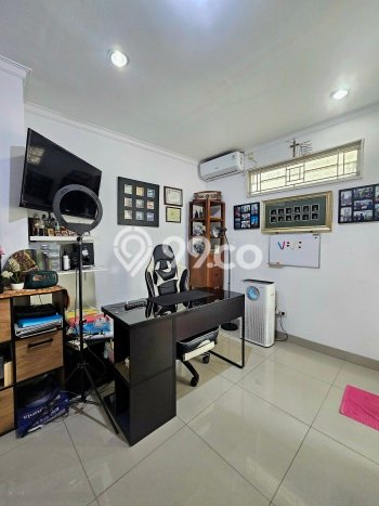 Dijual Rumah Luas Elegan Dengan View Cantik di Pondok Labu, Jakarta Selatan Dijual Rumah Luas Elegan Dengan View Cantik di Pondok Labu, Jakarta Selatan