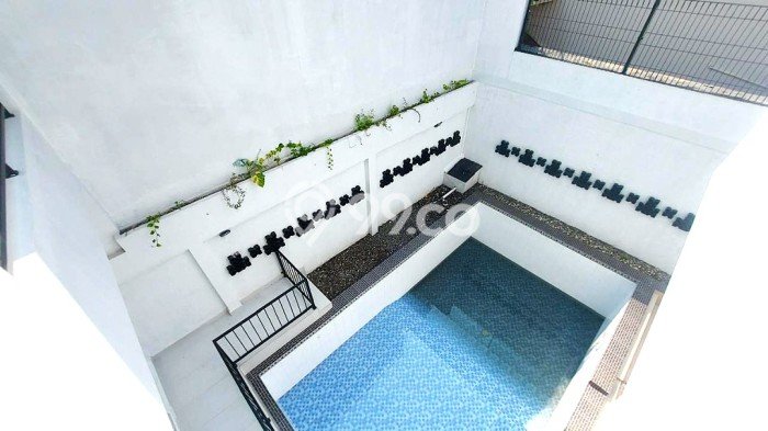 Rumah Eksklusif Siap Huni LT 200m2 di Cinere, Depok Rumah Eksklusif Siap Huni LT 200m2 di Cinere, Depok