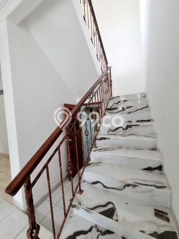 Disewakan! Rumah 4 Kamar Tidur &
3 Kamar Mandi di Cipete, Jakarta Selatan Disewakan! Rumah 4 Kamar Tidur &
3 Kamar Mandi di Cipete, Jakarta Selatan
