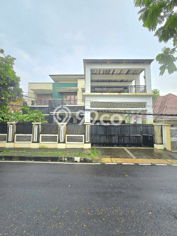 Hot Offer Hunian Mewah Ideal dan Luas di Menteng, Jakarta Pusat Hot Offer Hunian Mewah Ideal dan Luas di Menteng, Jakarta Pusat