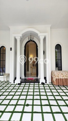 Rumah Elit Modern Tanpa Renovasi di Pondok Indah Jakarta Selatan Rumah Elit Modern Tanpa Renovasi di Pondok Indah Jakarta Selatan