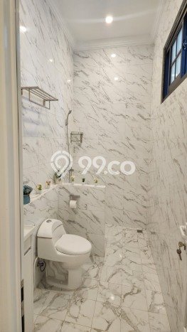 Rumah Elit Modern Tanpa Renovasi di Pondok Indah Jakarta Selatan Rumah Elit Modern Tanpa Renovasi di Pondok Indah Jakarta Selatan