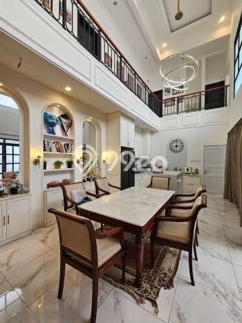 Rumah Elit Modern Tanpa Renovasi di Lebak Bulus Jakarta Selatan Rumah Elit Modern Tanpa Renovasi di Lebak Bulus Jakarta Selatan