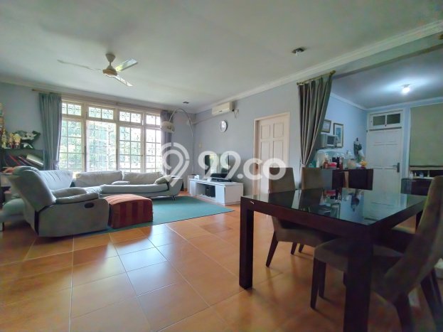 Rumah Strategis 5 KT Luas Tanah 320m² di Cipete, Jakarta Selatan Rumah Strategis 5 KT Luas Tanah 320m² di Cipete, Jakarta Selatan