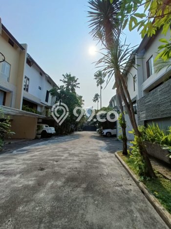 DIJUAL CEPAT! Rumah Asri di Pondok Pinang, Jakarta Selatan, Luas 205m² Bangunan 380m² Bisa Nego! DIJUAL CEPAT! Rumah Asri di Pondok Pinang, Jakarta Selatan, Luas 205m² Bangunan 380m² Bisa Nego!