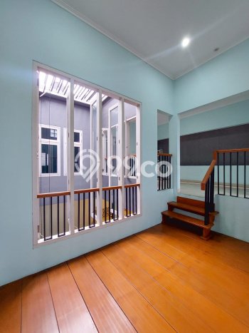 HOT DEAL! Rumah di Jagakarsa, 4 KT, Area Asri, LT 132m² LB 200m² HOT DEAL! Rumah di Jagakarsa, 4 KT, Area Asri, LT 132m² LB 200m²