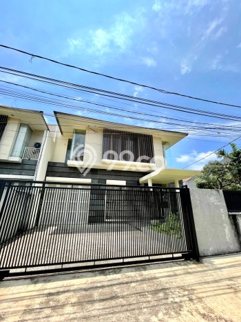 For Sale! Premium House LT 261m2 Desain Elegan di Cipete For Sale! Premium House LT 261m2 Desain Elegan di Cipete
