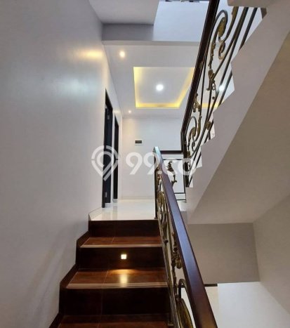 Jual Rumah Mewah Elegan Dengan View Cantik di Kebagusan, Jakarta Selatan Jual Rumah Mewah Elegan Dengan View Cantik di Kebagusan, Jakarta Selatan