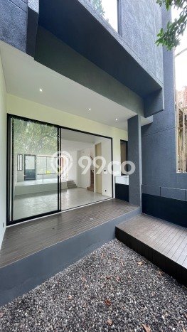 Dijual Rumah Luas Megah Dengan View Eksklusif di Ampera, Jakarta Selatan Dijual Rumah Luas Megah Dengan View Eksklusif di Ampera, Jakarta Selatan