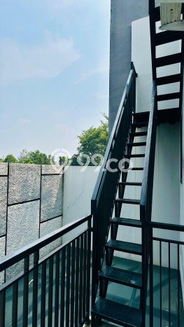 Rumah Strategis Modern Lb 150m2 di Jagakarsa, Jakarta Selatan Rumah Strategis Modern Lb 150m2 di Jagakarsa, Jakarta Selatan