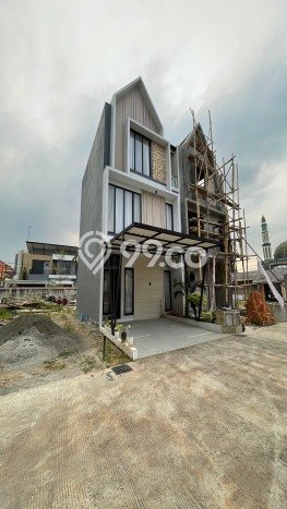 Dijual Rumah Luas Elegan Dengan View Eksklusif di Pejaten, Jakarta Selatan Dijual Rumah Luas Elegan Dengan View Eksklusif di Pejaten, Jakarta Selatan