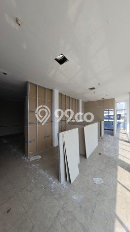 Kantor Strategis Kawasan Menteng, Luas 1000m2m², Akses Mainroad, Berkembang Kantor Strategis Kawasan Menteng, Luas 1000m2m², Akses Mainroad, Berkembang