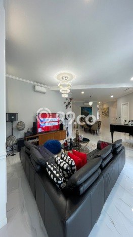 Rumah Luxury Modern Tanpa Renovasi di Pejaten Jakarta Selatan Rumah Luxury Modern Tanpa Renovasi di Pejaten Jakarta Selatan