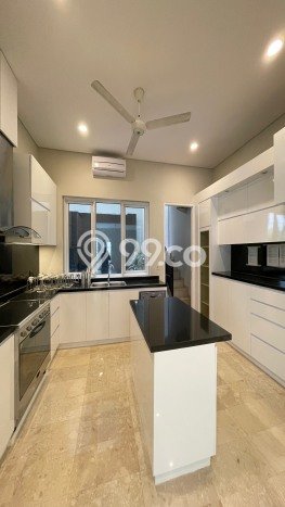 Disewakan Cepat Rumah Kondisi Bagus di Kawasan Kemang, Jakarta Selatan Disewakan Cepat Rumah Kondisi Bagus di Kawasan Kemang, Jakarta Selatan