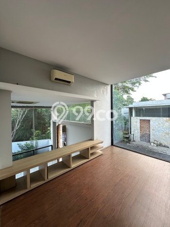 Dijual Rumah Luas Elegan Dengan View Eksklusif di Kemang, Jakarta Selatan Dijual Rumah Luas Elegan Dengan View Eksklusif di Kemang, Jakarta Selatan