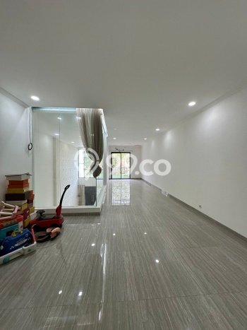 Hunian Elit LB 200m2 Siap Pakai Desain Elegan di Pondok Indah, Jakarta Selatan Hunian Elit LB 200m2 Siap Pakai Desain Elegan di Pondok Indah, Jakarta Selatan