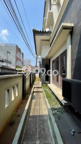 Rumah Mewah LB 400m2 Siap Pakai Desain Elegan di Cipete, Jakarta Selatan Rumah Mewah LB 400m2 Siap Pakai Desain Elegan di Cipete, Jakarta Selatan