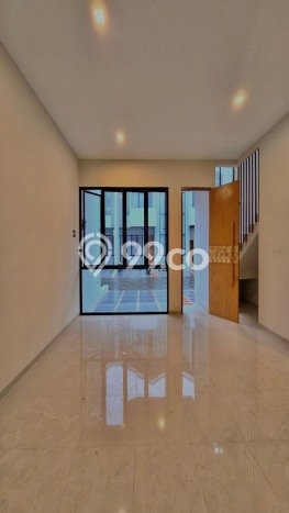 Jual Rumah Strategis Bagus Punya 3 KT di Jagakarsa Jakarta Selatan SHM Jual Rumah Strategis Bagus Punya 3 KT di Jagakarsa Jakarta Selatan SHM