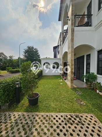 Rumah Elit Modern Tanpa Renovasi di Lebak Bulus Jakarta Selatan Rumah Elit Modern Tanpa Renovasi di Lebak Bulus Jakarta Selatan