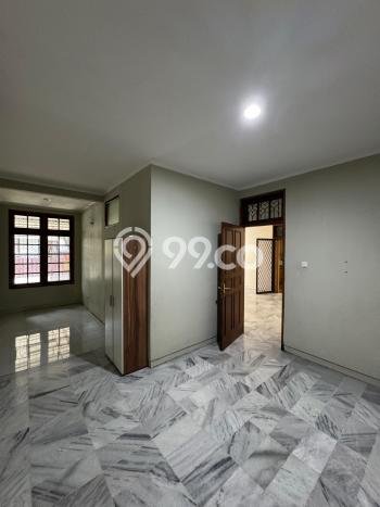Ready to Use! Premium House LT 176m2 Desain Elegan di Lebak Bulus Ready to Use! Premium House LT 176m2 Desain Elegan di Lebak Bulus
