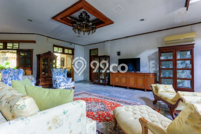 Rumah kawasan Pondok Indah, Jakarta Selatan, LT 689m² Bangunan 555m² Rumah kawasan Pondok Indah, Jakarta Selatan, LT 689m² Bangunan 555m²