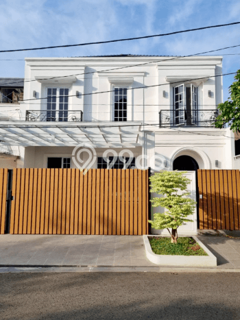 Rumah di Pondok Indah, Dekat Pusat Kota, 3 KT Rumah di Pondok Indah, Dekat Pusat Kota, 3 KT