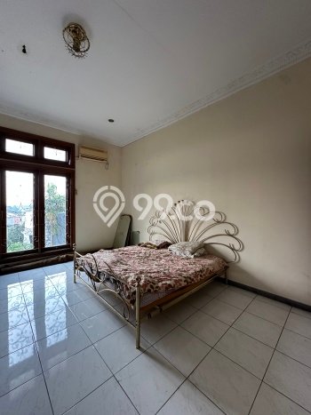 Rumah Elit Modern Tanpa Renovasi di Lebak Bulus Jakarta Selatan Rumah Elit Modern Tanpa Renovasi di Lebak Bulus Jakarta Selatan