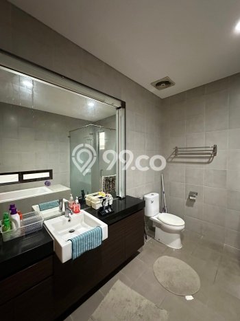 Siap Huni Rumah Mewah 6 Kamar di Jagakarsa Dekat ke Mana Pun Siap Huni Rumah Mewah 6 Kamar di Jagakarsa Dekat ke Mana Pun