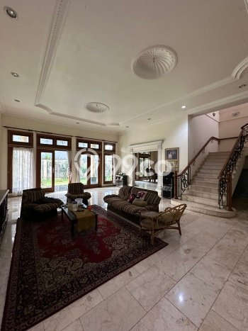 Rumah Elit Modern Tanpa Renovasi di Lebak Bulus Jakarta Selatan Rumah Elit Modern Tanpa Renovasi di Lebak Bulus Jakarta Selatan