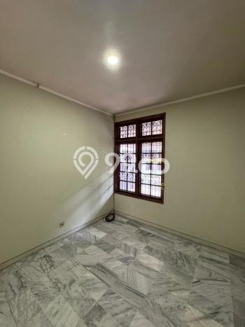 Ready to Use! Premium House LT 176m2 Desain Elegan di Lebak Bulus Ready to Use! Premium House LT 176m2 Desain Elegan di Lebak Bulus