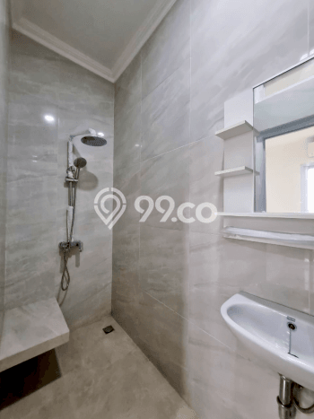 Rumah di Pondok Indah, Dekat Pusat Kota, 3 KT Rumah di Pondok Indah, Dekat Pusat Kota, 3 KT