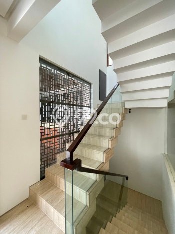 For Sale! Luxury House LT 408m2 Desain Elegan di Pondok Indah For Sale! Luxury House LT 408m2 Desain Elegan di Pondok Indah