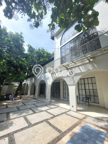 For Sale! Luxury House LT 640m2 Desain Elegan di Bangka For Sale! Luxury House LT 640m2 Desain Elegan di Bangka