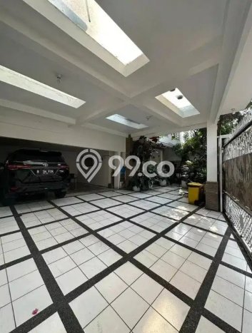 Ready to Use! Premium House LT 318m2 Desain Modern di Pejaten Ready to Use! Premium House LT 318m2 Desain Modern di Pejaten