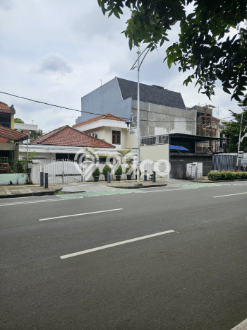 Rumah Elit Modern Tanpa Renovasi di Senopati Jakarta Selatan Rumah Elit Modern Tanpa Renovasi di Senopati Jakarta Selatan