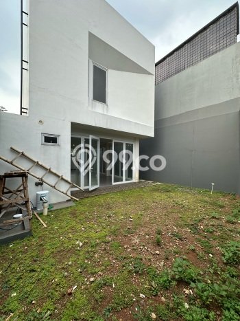 Rumah Elit Modern Tanpa Renovasi di Lebak Bulus Jakarta Selatan Rumah Elit Modern Tanpa Renovasi di Lebak Bulus Jakarta Selatan