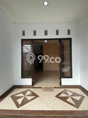 Rumah Mewah Siap Huni LT 180m2 di BSD, Tangerang Selatan Rumah Mewah Siap Huni LT 180m2 di BSD, Tangerang Selatan