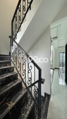 Siap Huni Rumah Mewah 3 Kamar di Jagakarsa Dekat ke Mana Pun Siap Huni Rumah Mewah 3 Kamar di Jagakarsa Dekat ke Mana Pun