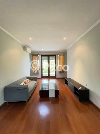 Disewakan Rumah Konsep Modern di Kemang Jakarta Selatan dengan 5 KT Disewakan Rumah Konsep Modern di Kemang Jakarta Selatan dengan 5 KT
