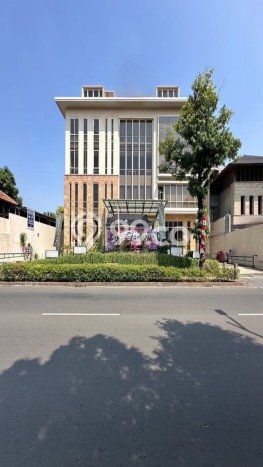 Unit Kantor Dijual di Jakarta Selatan LT 2400m2 & LB 10000m2 Unit Kantor Dijual di Jakarta Selatan LT 2400m2 & LB 10000m2