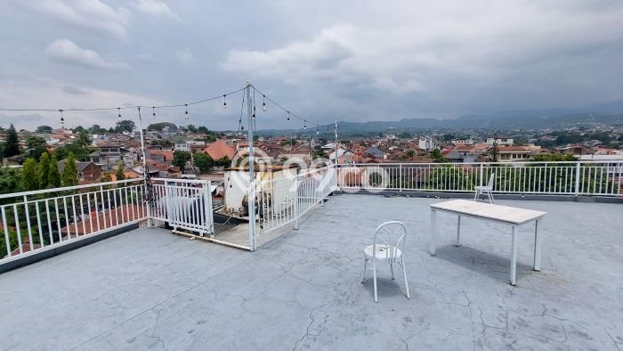 Rumah Luas Tanah 1200m2m² di , Bandung - Lokasi Strategis Rumah Luas Tanah 1200m2m² di , Bandung - Lokasi Strategis