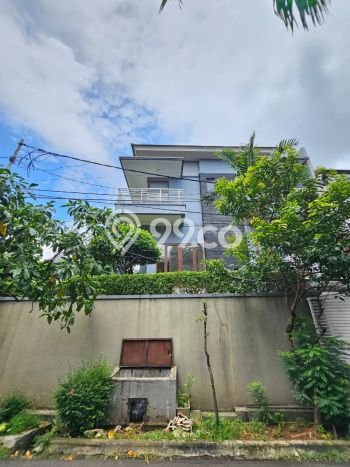 Disewakan! Rumah 3 Kamar Tidur &
3 Kamar Mandi di Pondok Indah, Jakarta Selatan Disewakan! Rumah 3 Kamar Tidur &
3 Kamar Mandi di Pondok Indah, Jakarta Selatan