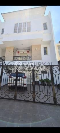 For Sale! Luxury House LT 180m2 Desain Elegan di Pantai Indah Kapuk For Sale! Luxury House LT 180m2 Desain Elegan di Pantai Indah Kapuk