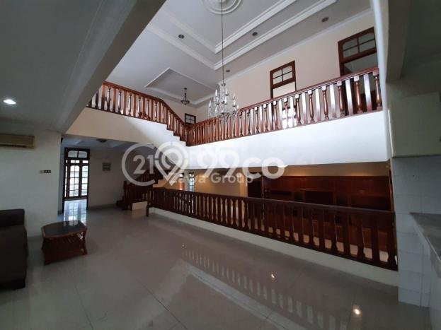 Hunian Mewah LB 400m2 Siap Pakai Desain Elegan di Pondok Indah, Jakarta Selatan Hunian Mewah LB 400m2 Siap Pakai Desain Elegan di Pondok Indah, Jakarta Selatan