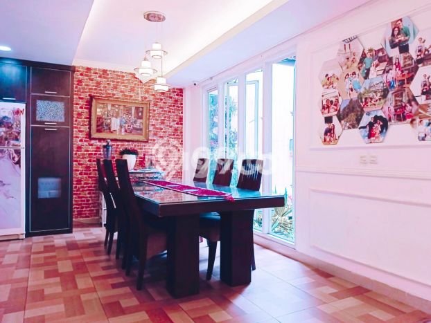 Jual Rumah Mewah Megah Dengan View Eksklusif di Cibubur, Bogor Jual Rumah Mewah Megah Dengan View Eksklusif di Cibubur, Bogor