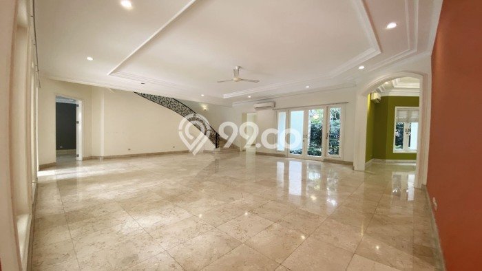 Hunian Kondisi Baik Disewakan di Kemang, Jakarta Selatan LT 800m2, LB 650m2 Hunian Kondisi Baik Disewakan di Kemang, Jakarta Selatan LT 800m2, LB 650m2