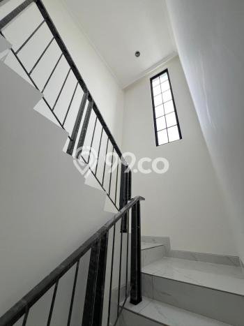Jarang Ada! Rumah Sewa 4 Kamar Bagus Siap Huni Pantai Indah Kapuk 2 Jarang Ada! Rumah Sewa 4 Kamar Bagus Siap Huni Pantai Indah Kapuk 2